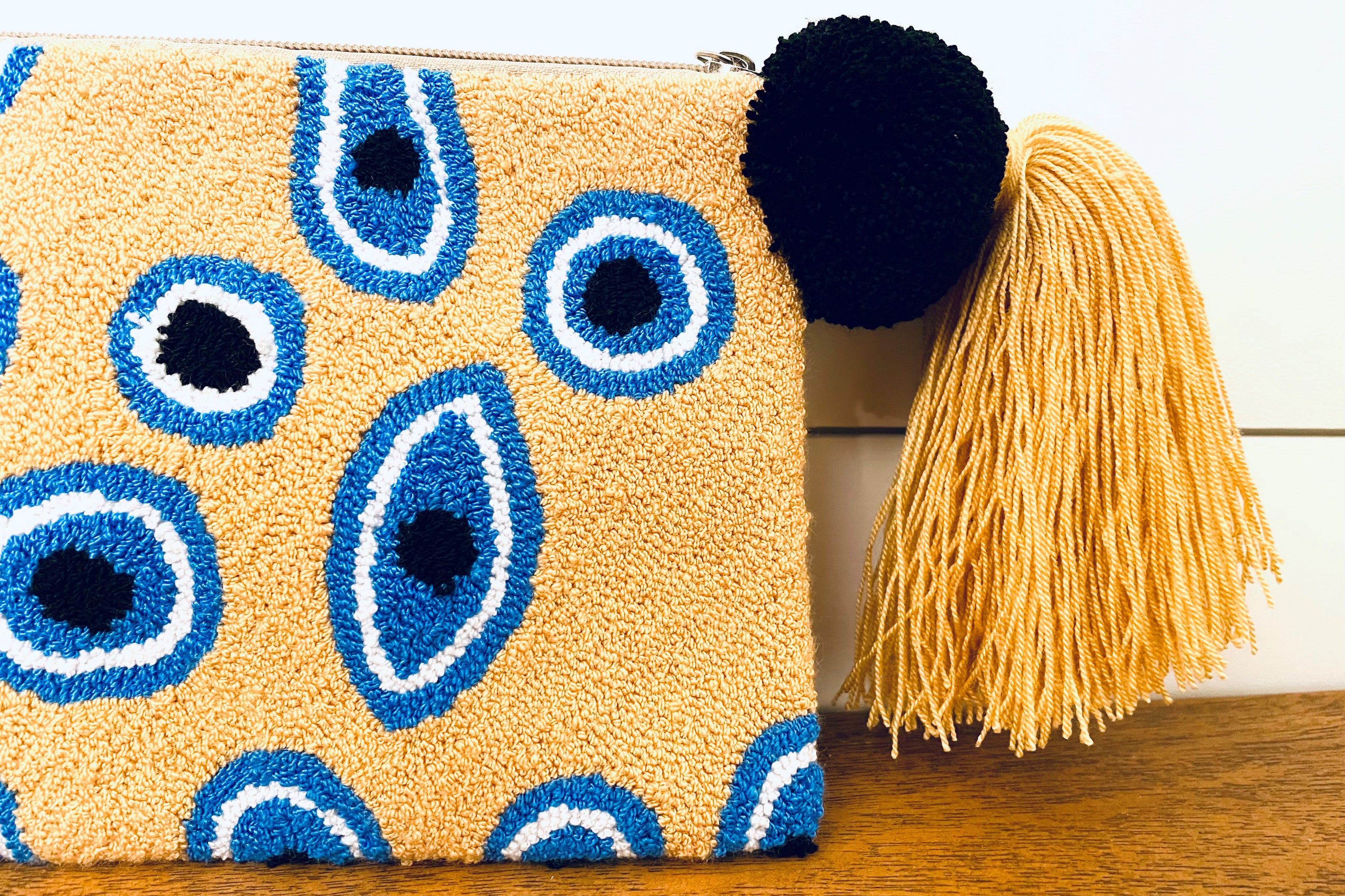 Clutch 2 - Tamara Barnabei.jpg__PID:8c27462d-03ee-437d-b159-265b07f16ffe