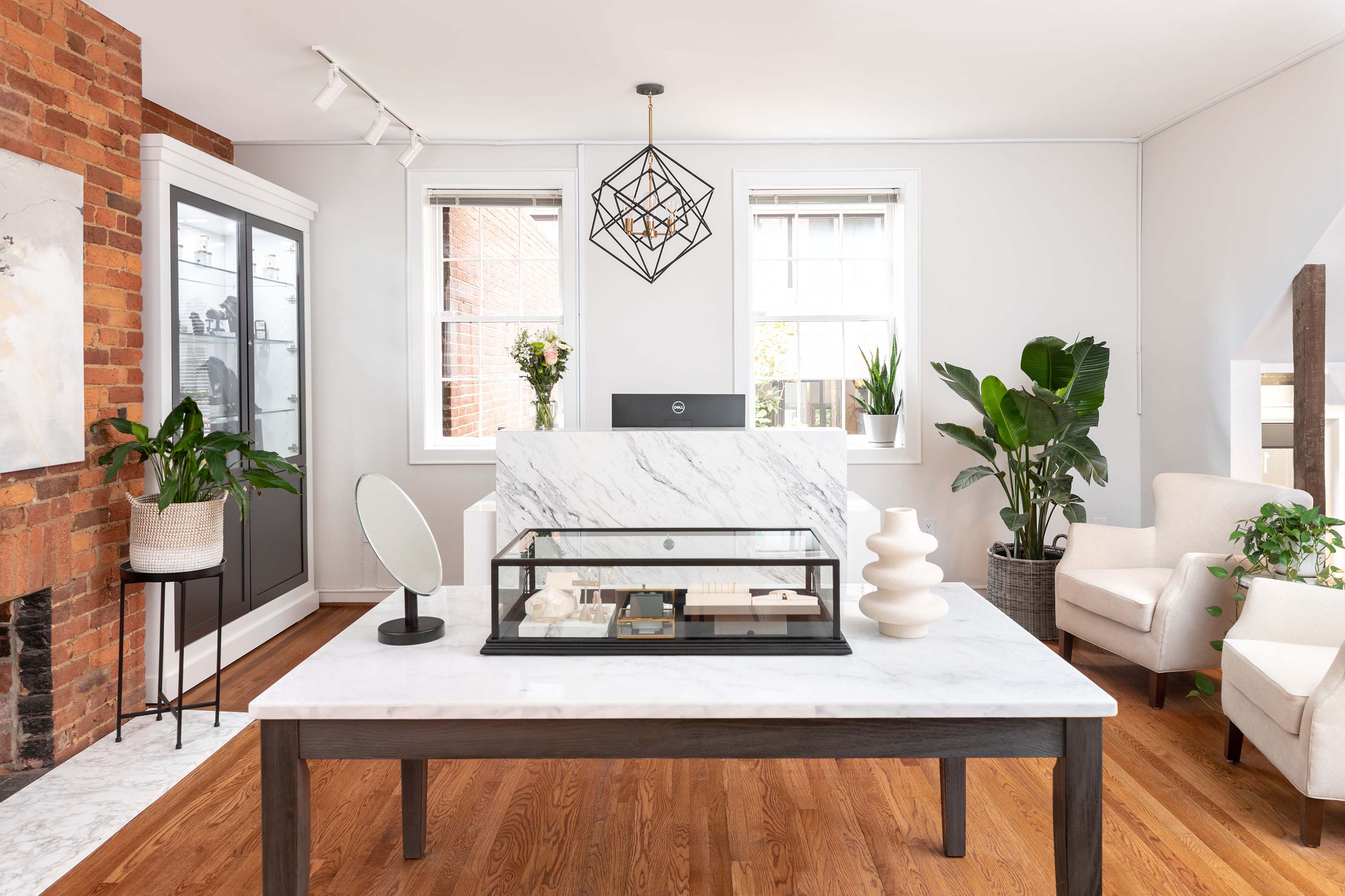 L Priori Jewelry.jpg__PID:6908bdce-63eb-4593-aad3-aaab29756de9