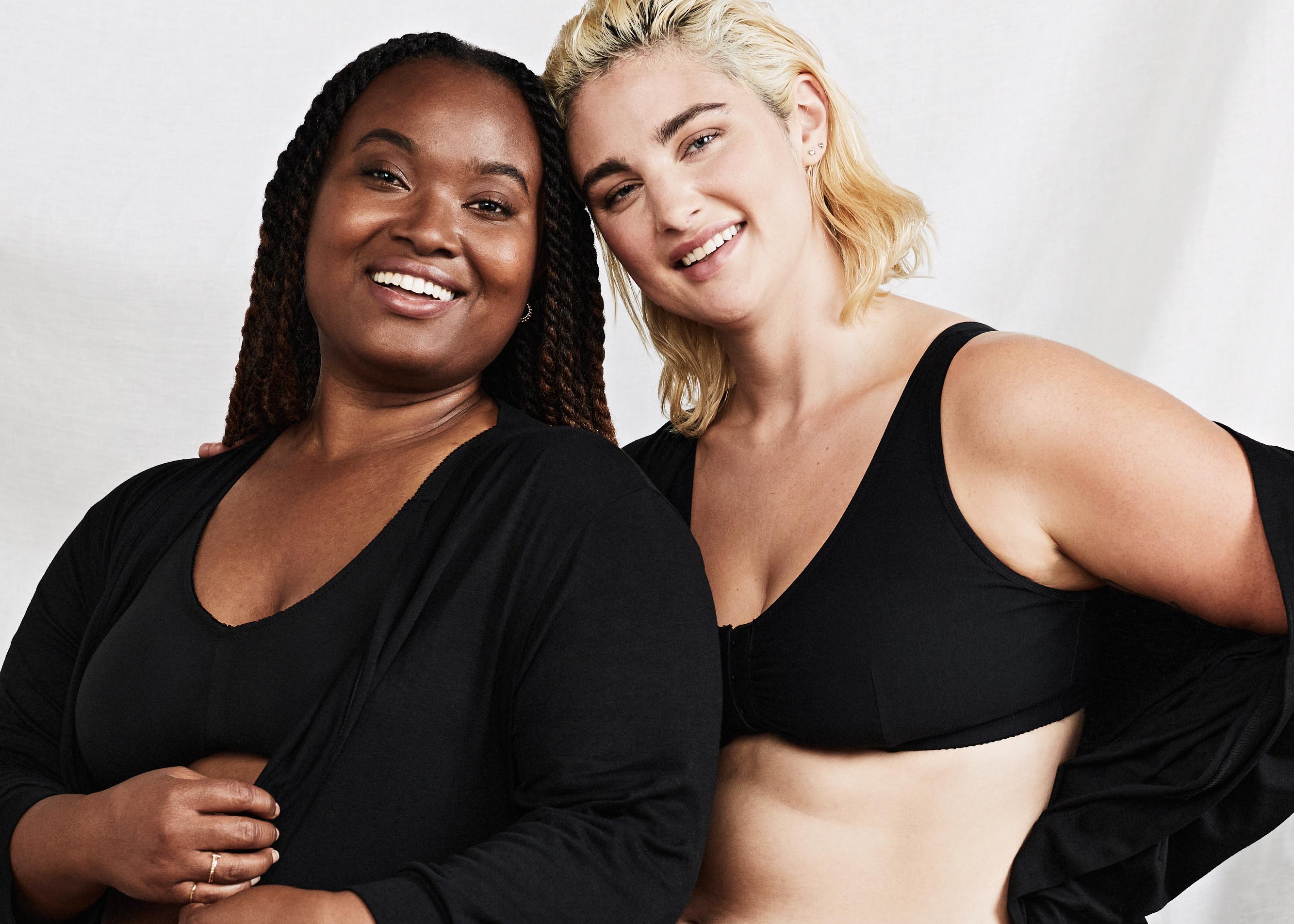 SerenRobeInBlack_03596 - Jasmine Jones.jpg__PID:5053d54b-4bad-4665-9008-3a07a41b0432